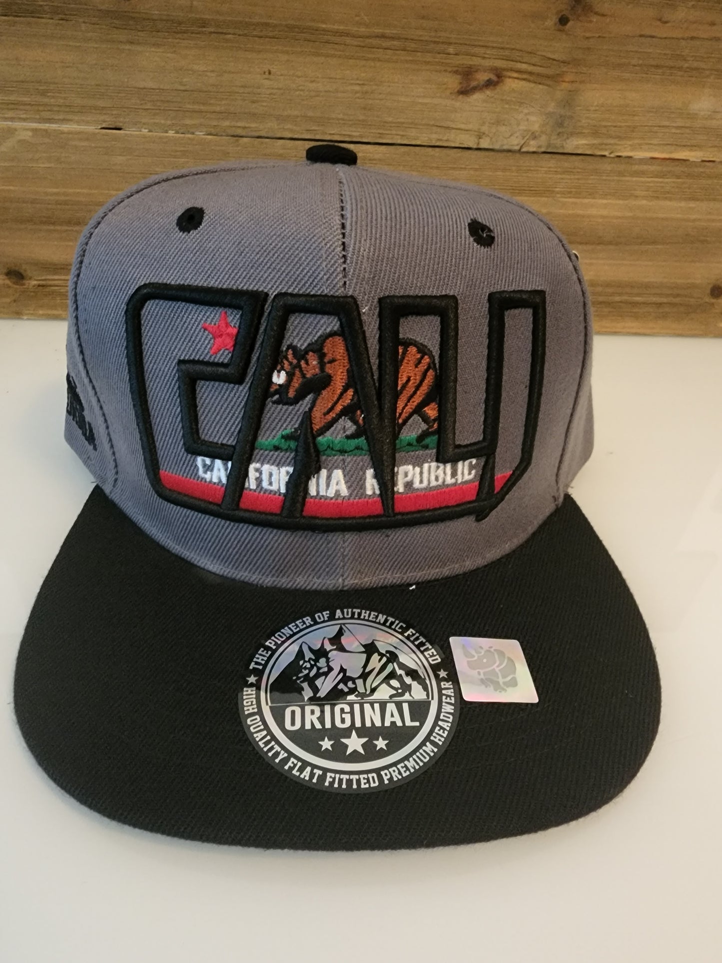 Flat Bill Trucker Hat "CALI"
